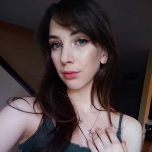 Meet your Posher, Lily